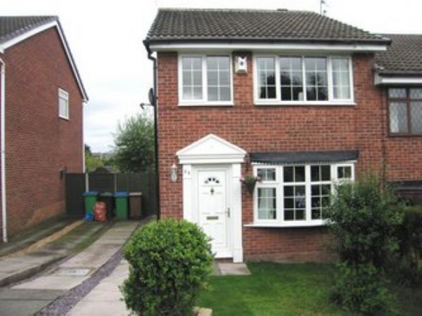Weir Road, Milnrow - A WELL PRESENTED SEMI DETACHED FAMILY HOME WITH FANTASTIC VIEWS